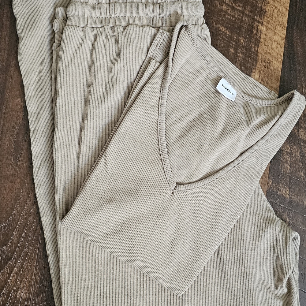 Tan Ribbed Lounge Set